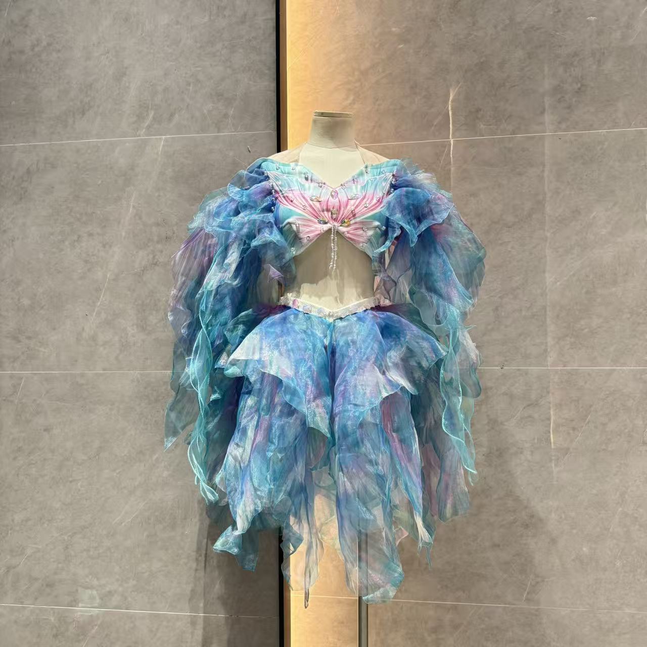 Mermaid Water Dance Skirt Prin - đánh giá và giá Aquarium & Marine Museum Universiti Malaysia Sabah Kota Kinabalu Sabah