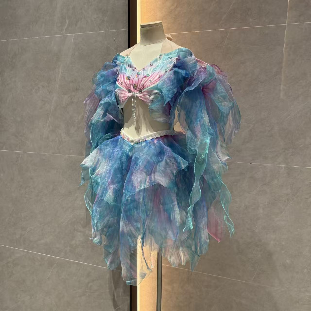 Mermaid Water Dance Skirt Prin - đánh giá và giá Aquarium & Marine Museum Universiti Malaysia Sabah Kota Kinabalu Sabah